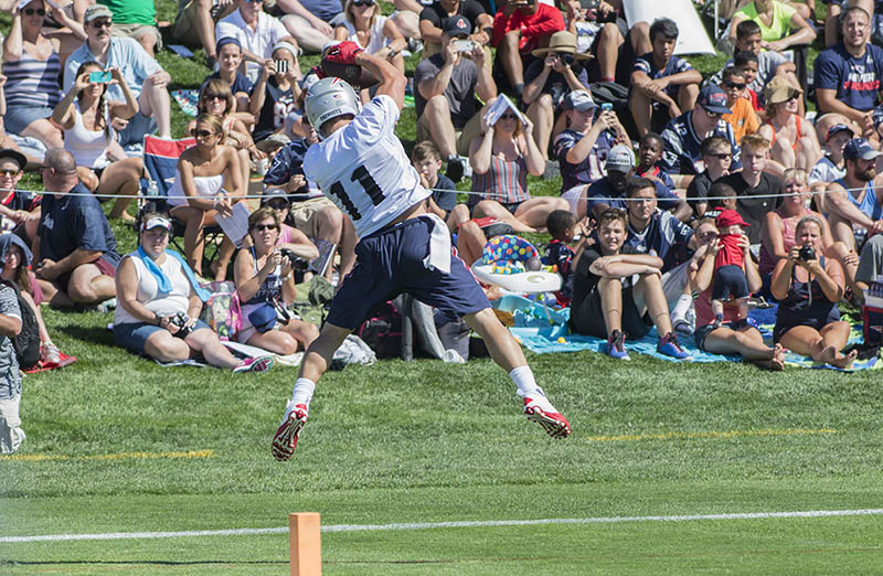 Julian Edelman making another acrobatic catch at Patriots training camp 2015.