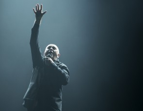 Shooting Peter Gabriel and Sting with the Sony a7rii – Render Edge ...