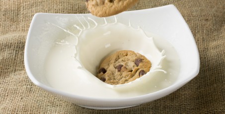 High-Speed Food Photography with Chocolate Chip Cookies